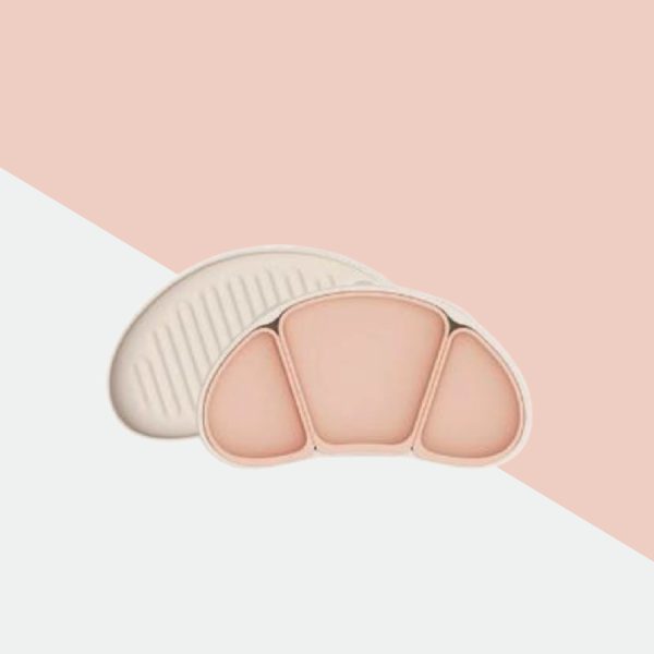 จานซิลิโคนรูปครัวซอง Silicone Divider Suction Plate สี Strawberry